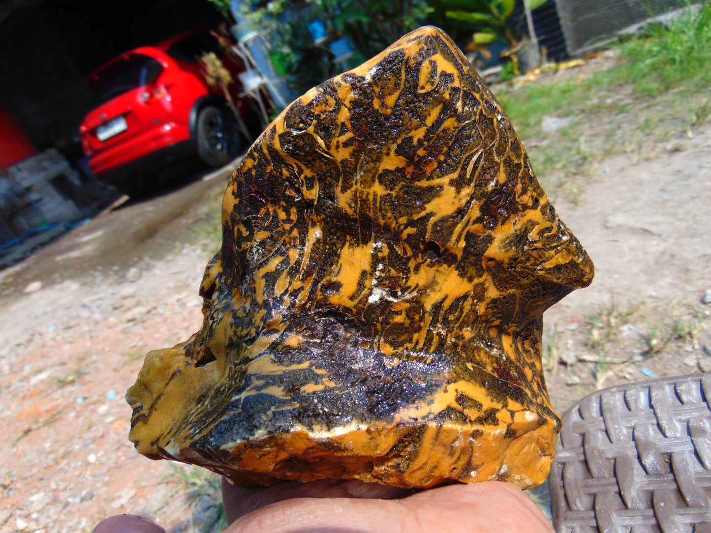 610 gram Polished Indonesia Yellow Aromatic Amber for Healing AY26M123
