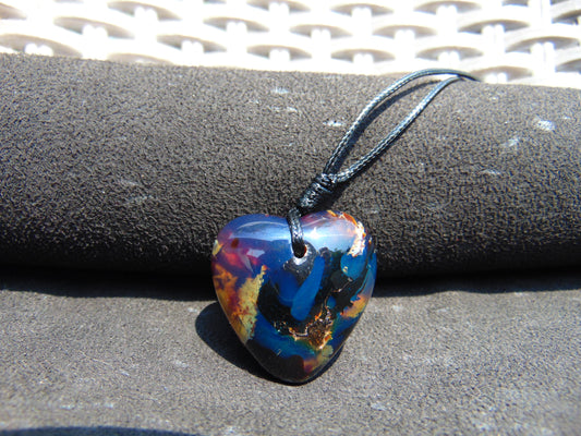10 gr Heart Pendant Indonesian Blue Amber for Healing 25A353