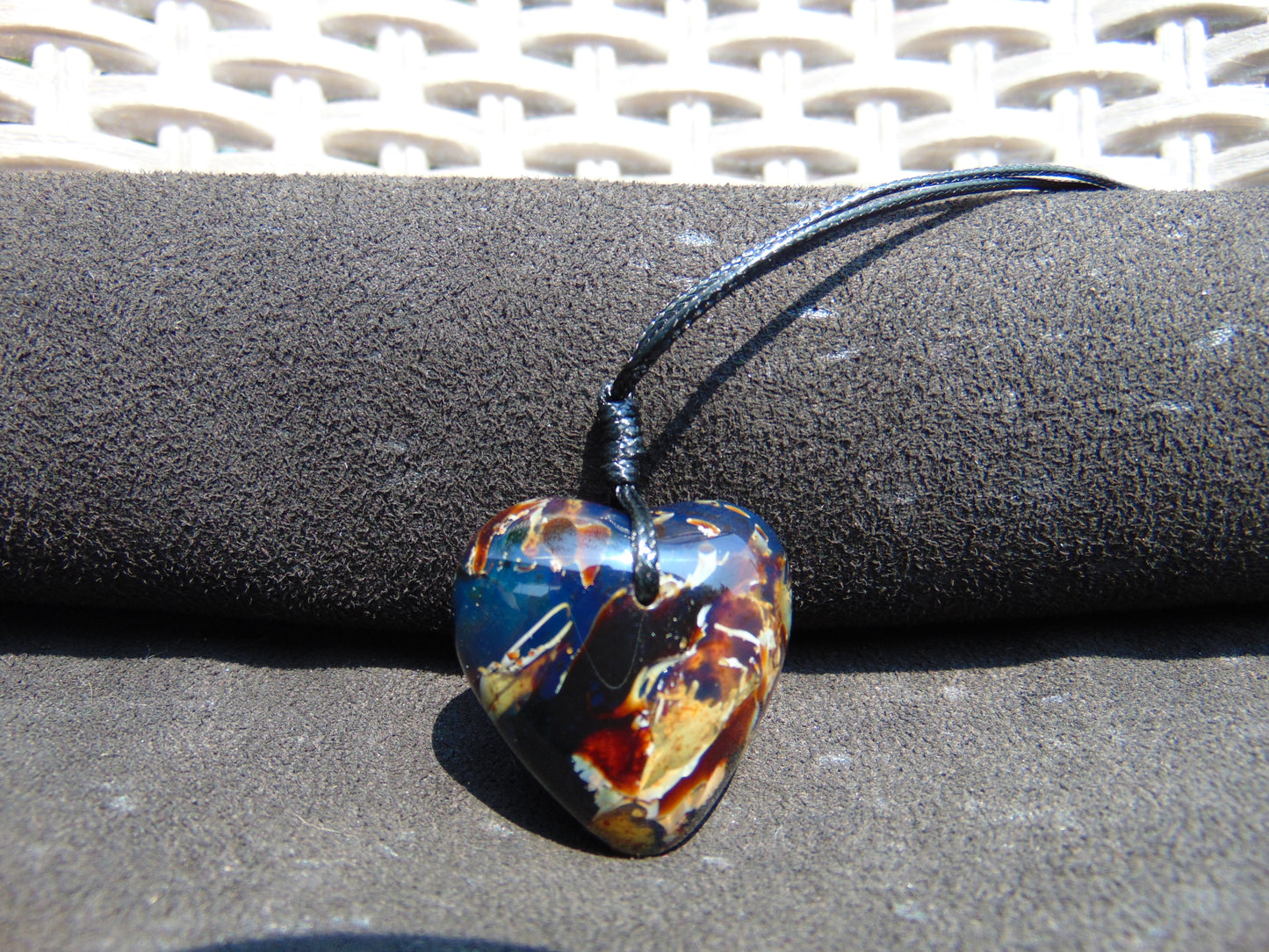 10 gr Heart Pendant Indonesian Blue Amber for Healing 25A353