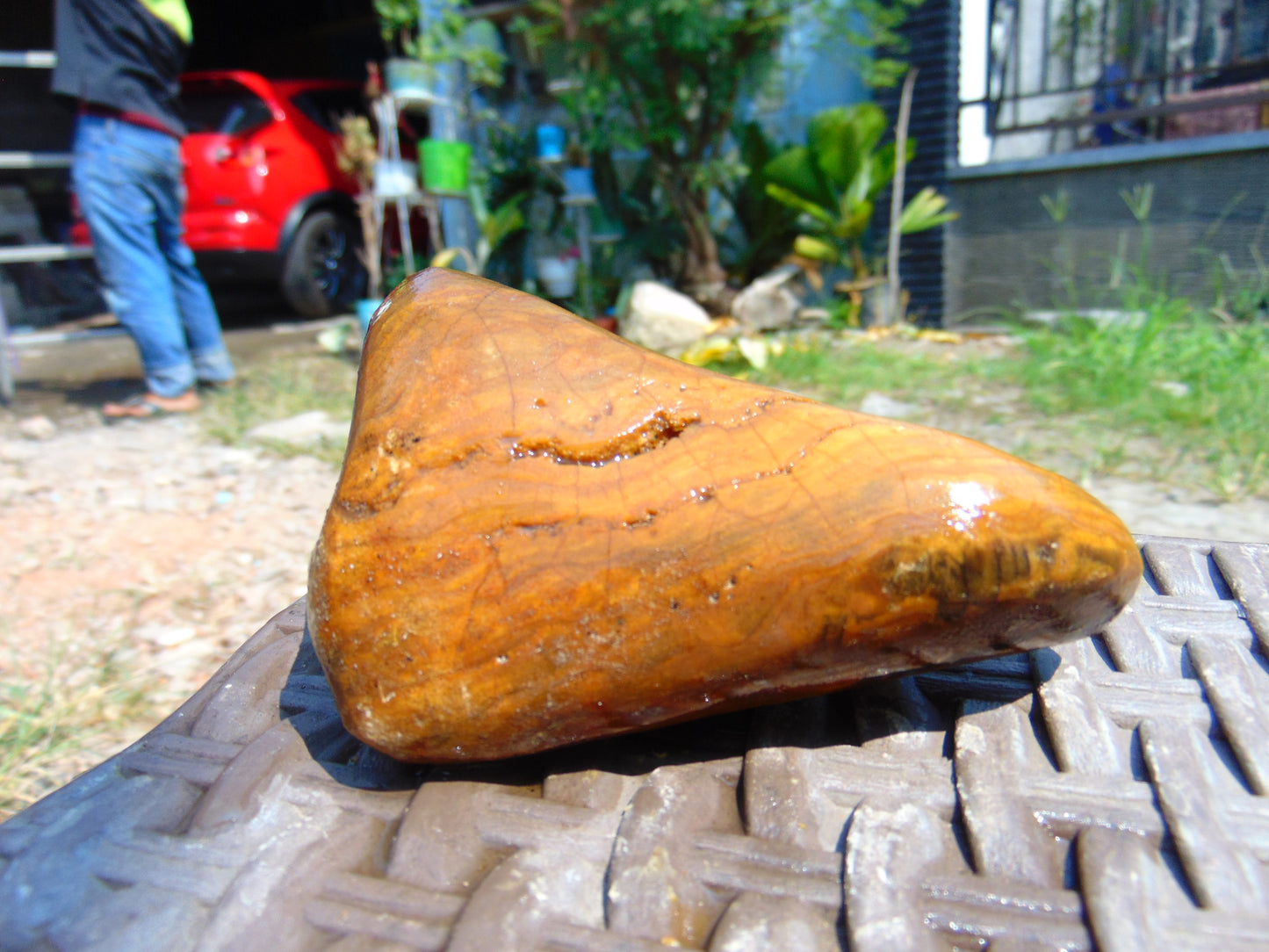 120 gram Polished Indonesia Yellow Aromatic Amber for Healing AY26M136
