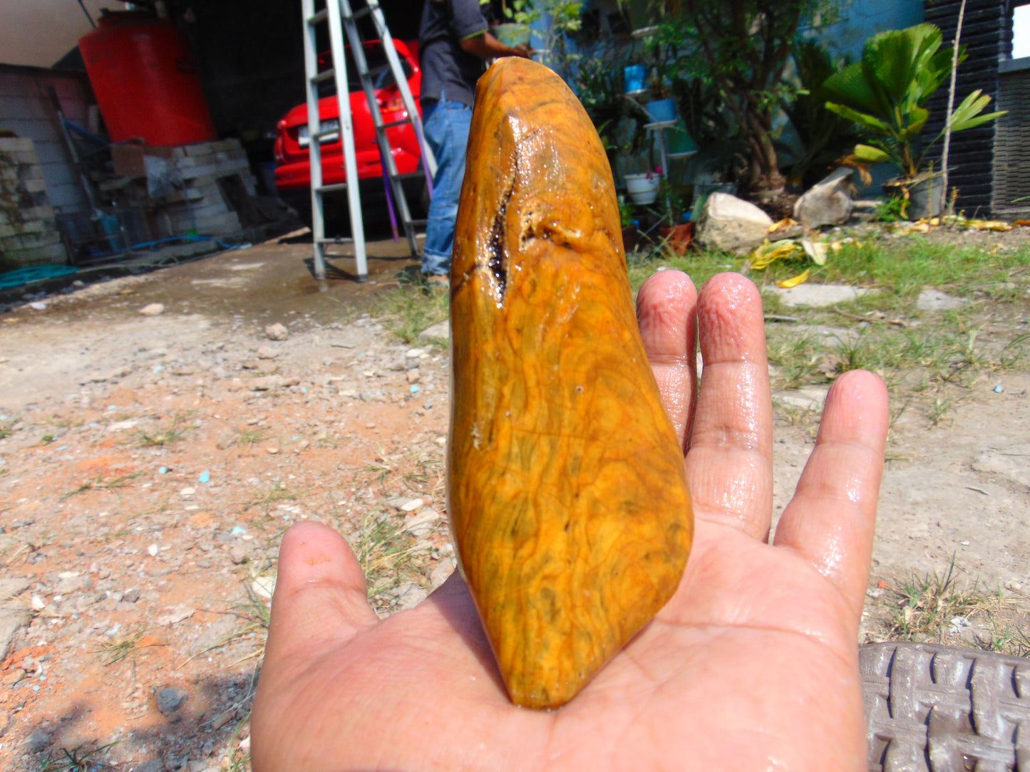 120 gram Polished Indonesia Yellow Aromatic Amber for Healing AY26M136