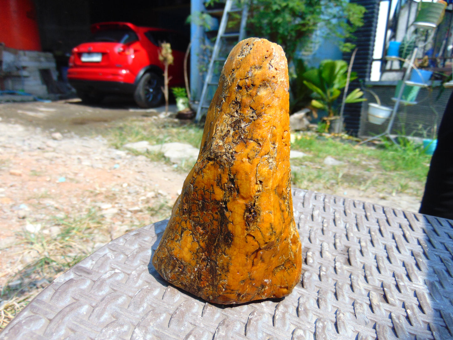 256 gram Polished Indonesia Yellow Aromatic Amber for Healing AY26M131