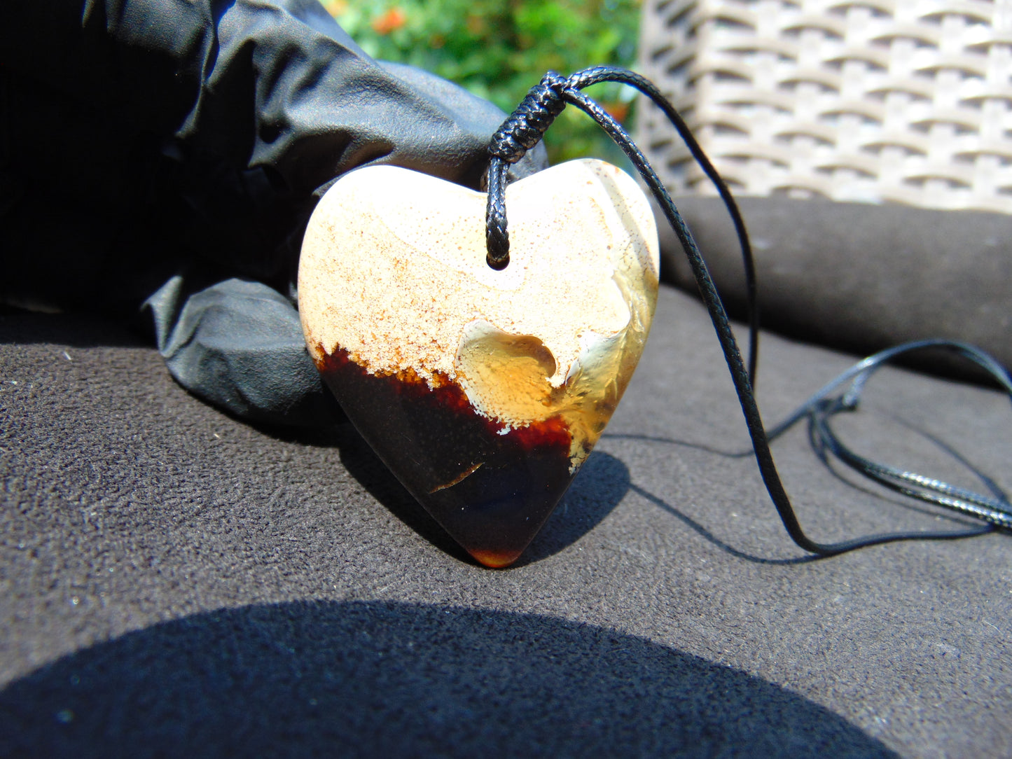 12 gr Heart Pendant Indonesian white Amber for Healing 25A243