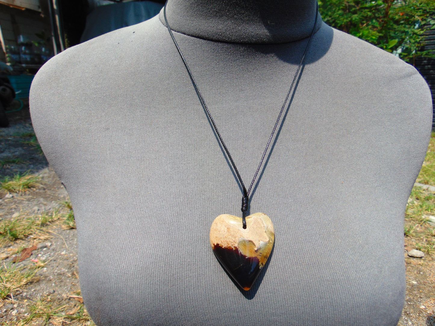 12 gr Heart Pendant Indonesian white Amber for Healing 25A243