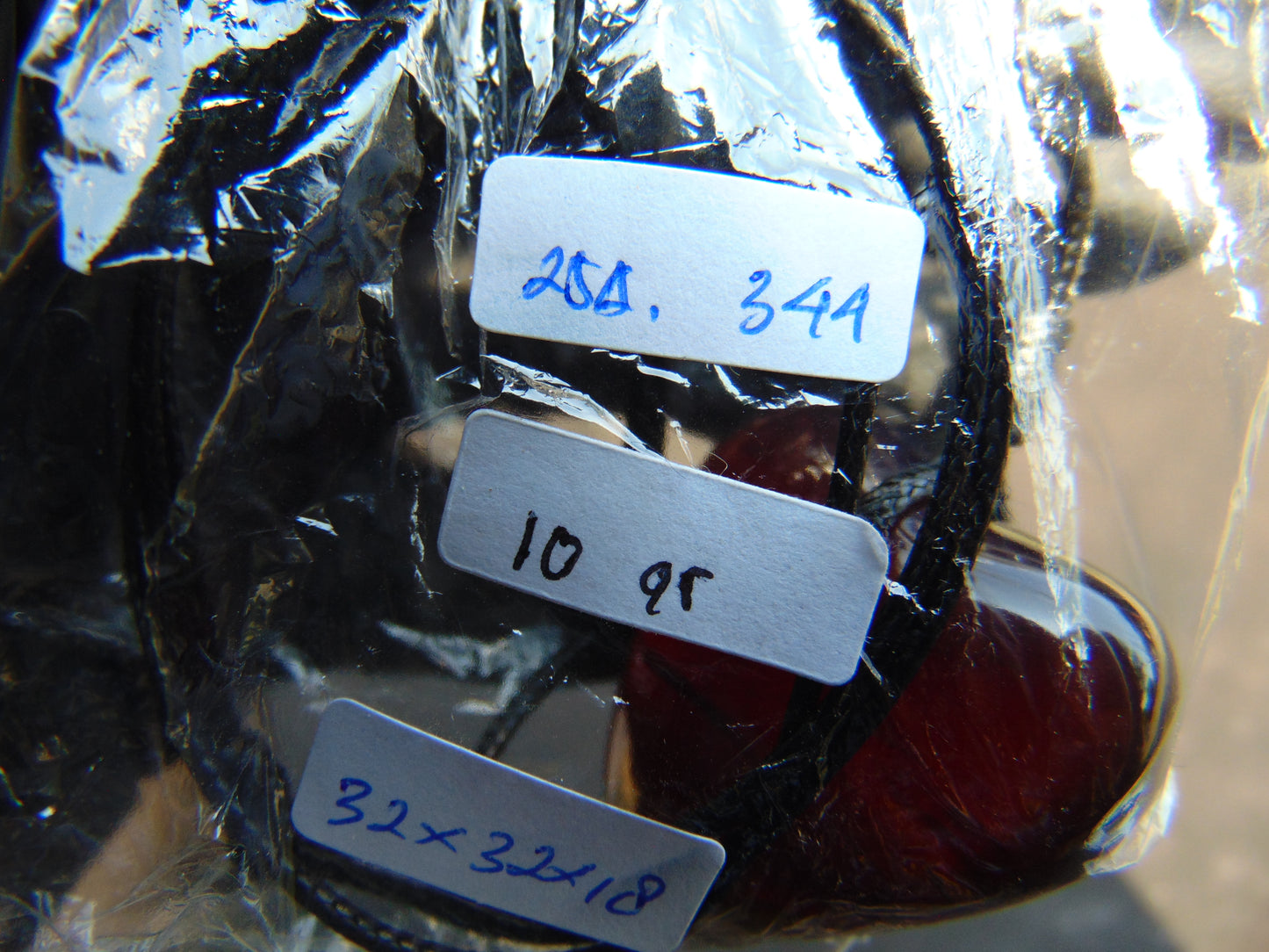 10 gr Heart Pendant Indonesian Blue Amber for Healing 25A344