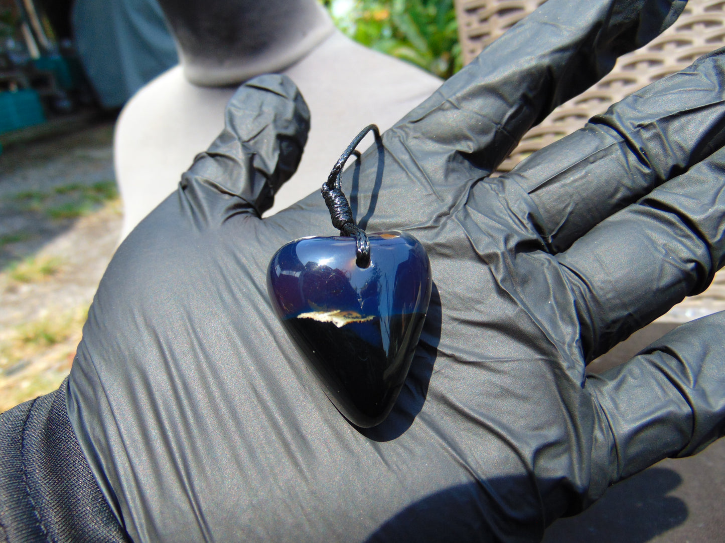 10 gr Heart Pendant Indonesian Black Blue Amber for Healing 25A339