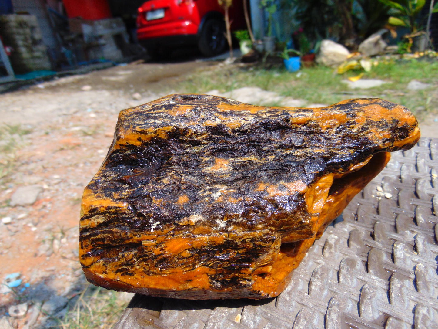 475 gram Polished Indonesia Yellow Aromatic Amber for Healing AY26M126