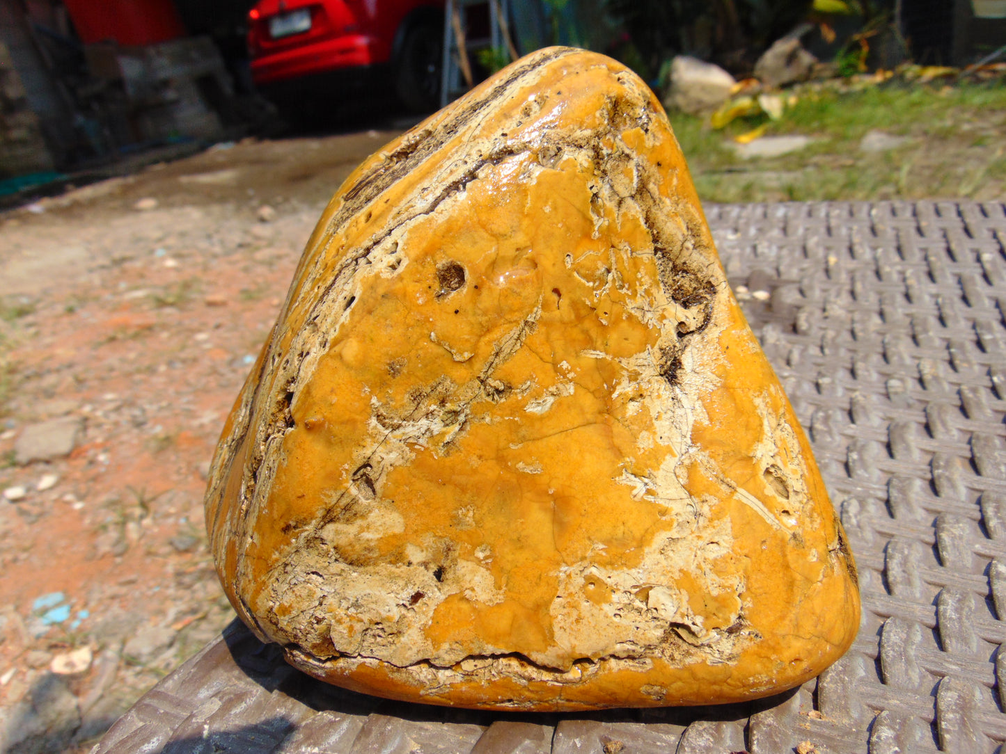 575 gram Polished Indonesia Yellow Aromatic Amber for Healing AY26M116