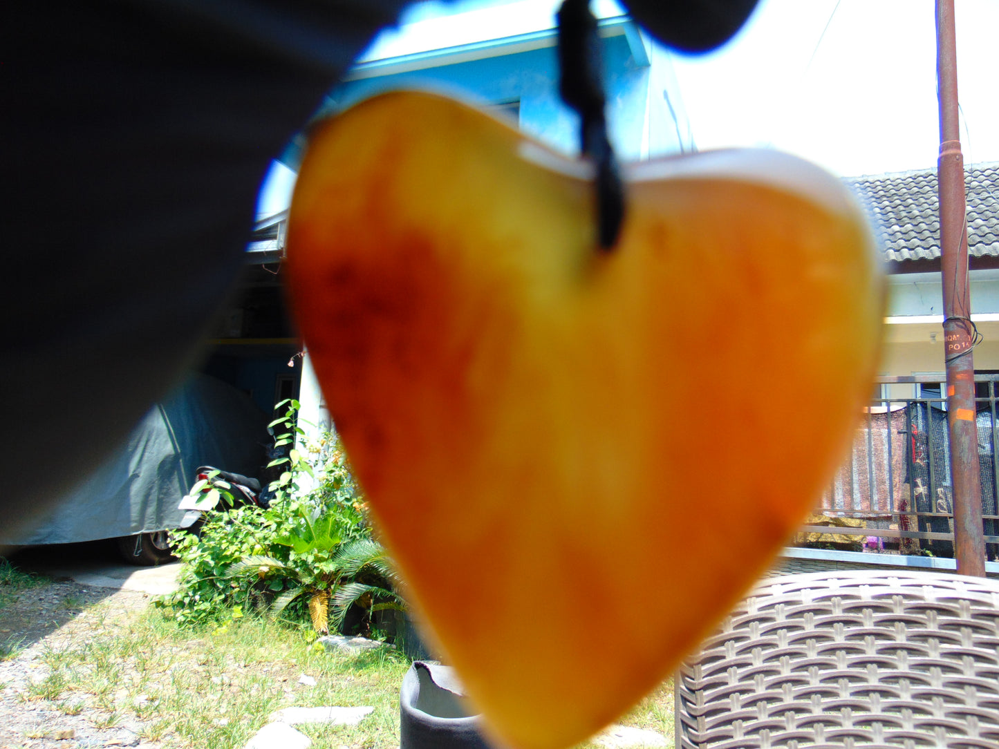 15 gr Heart Pendant Indonesian Blue Amber for Healing 25A233
