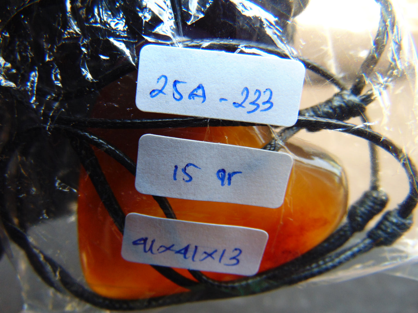 15 gr Heart Pendant Indonesian Amber for Healing 25A233