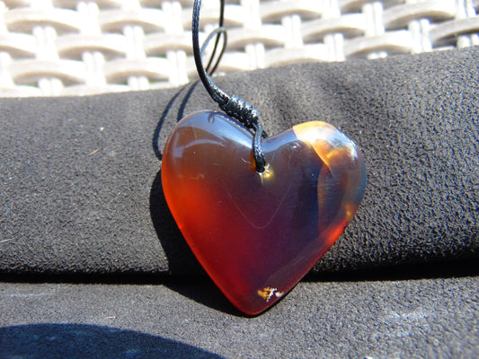 13 gram 41x40x16 mm  Pendant Indonesian Amber for Healing 25N63