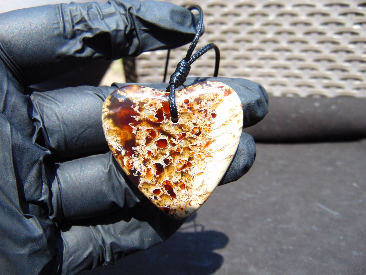 9 gr Heart Pendant Indonesian white Amber for Healing 25A225