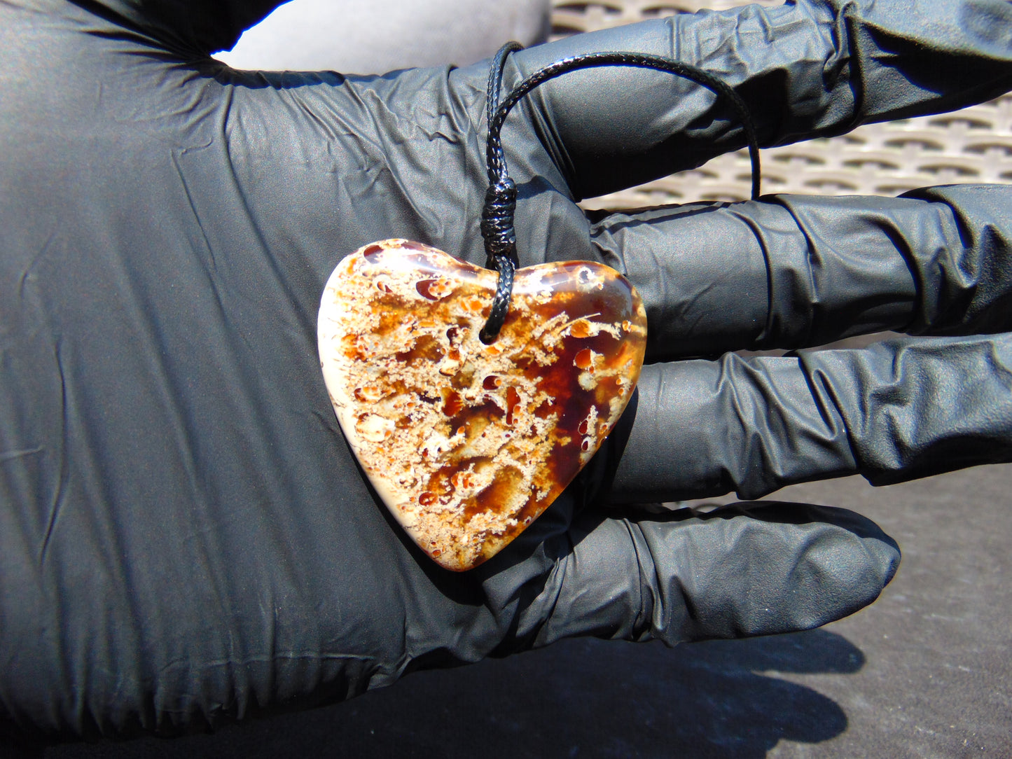9 gr Heart Pendant Indonesian white Amber for Healing 25A225