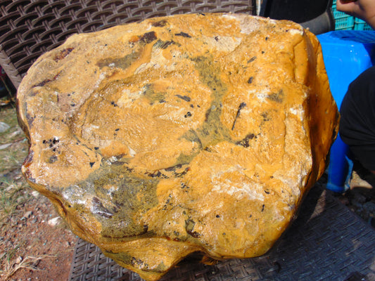 13855 gram Polished Indonesia Yellow Aromatic Amber for Healing AY26173