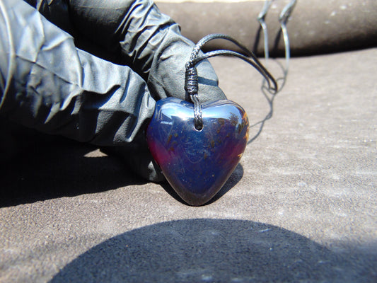 10 gr Heart Pendant Indonesian Black Blue Amber for Healing 25A341