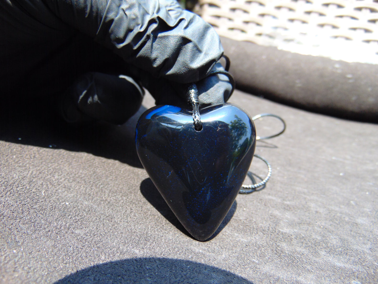 16 gr Heart Pendant Indonesian black Amber for Healing 25A338