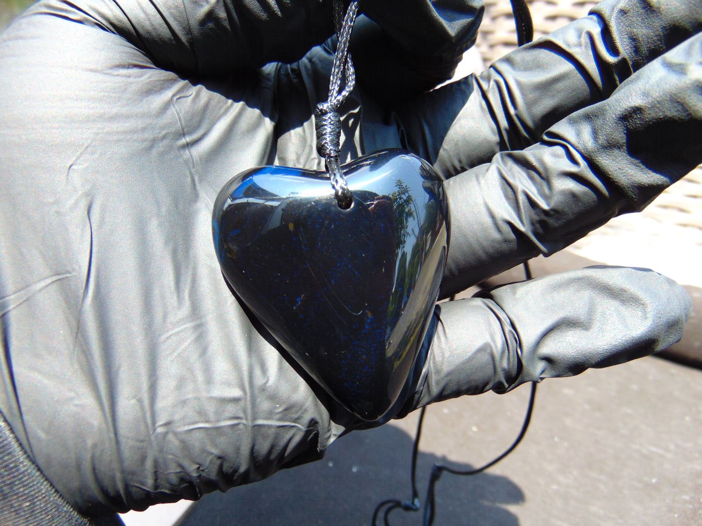 16 gr Heart Pendant Indonesian black Amber for Healing 25A338