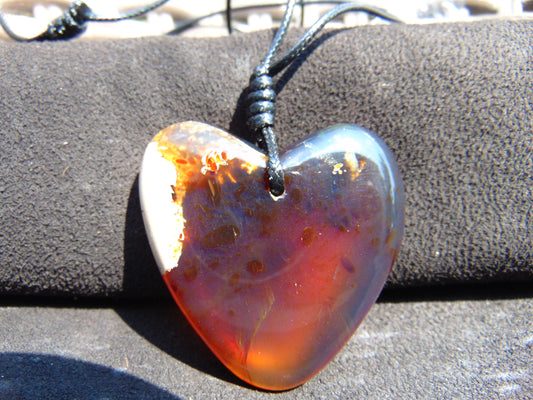 20 gram 51x49x13 mm  Pendant Indonesian Amber for Healing AK199