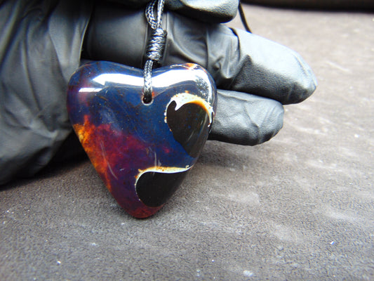 12 gr Heart Pendant Indonesian Black Blue Amber for Healing 25A335