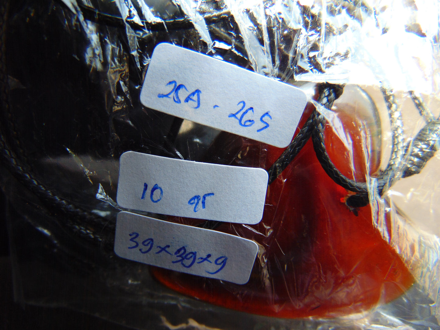 10 gr Heart Pendant Indonesian Amber for Healing 25A265