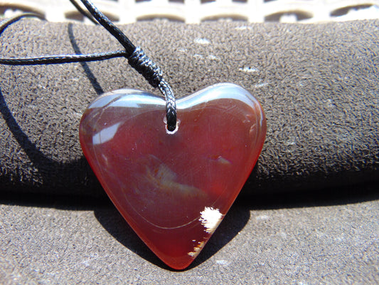 9 gr Heart Pendant Indonesian Amber for Healing 25A278
