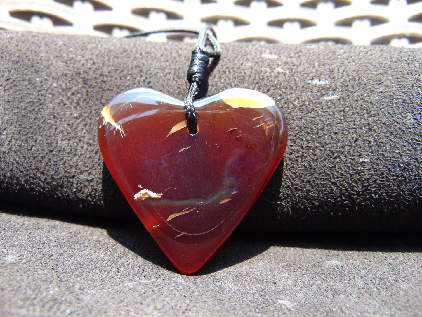 9 gr Heart Pendant Indonesian Amber for Healing 25A278