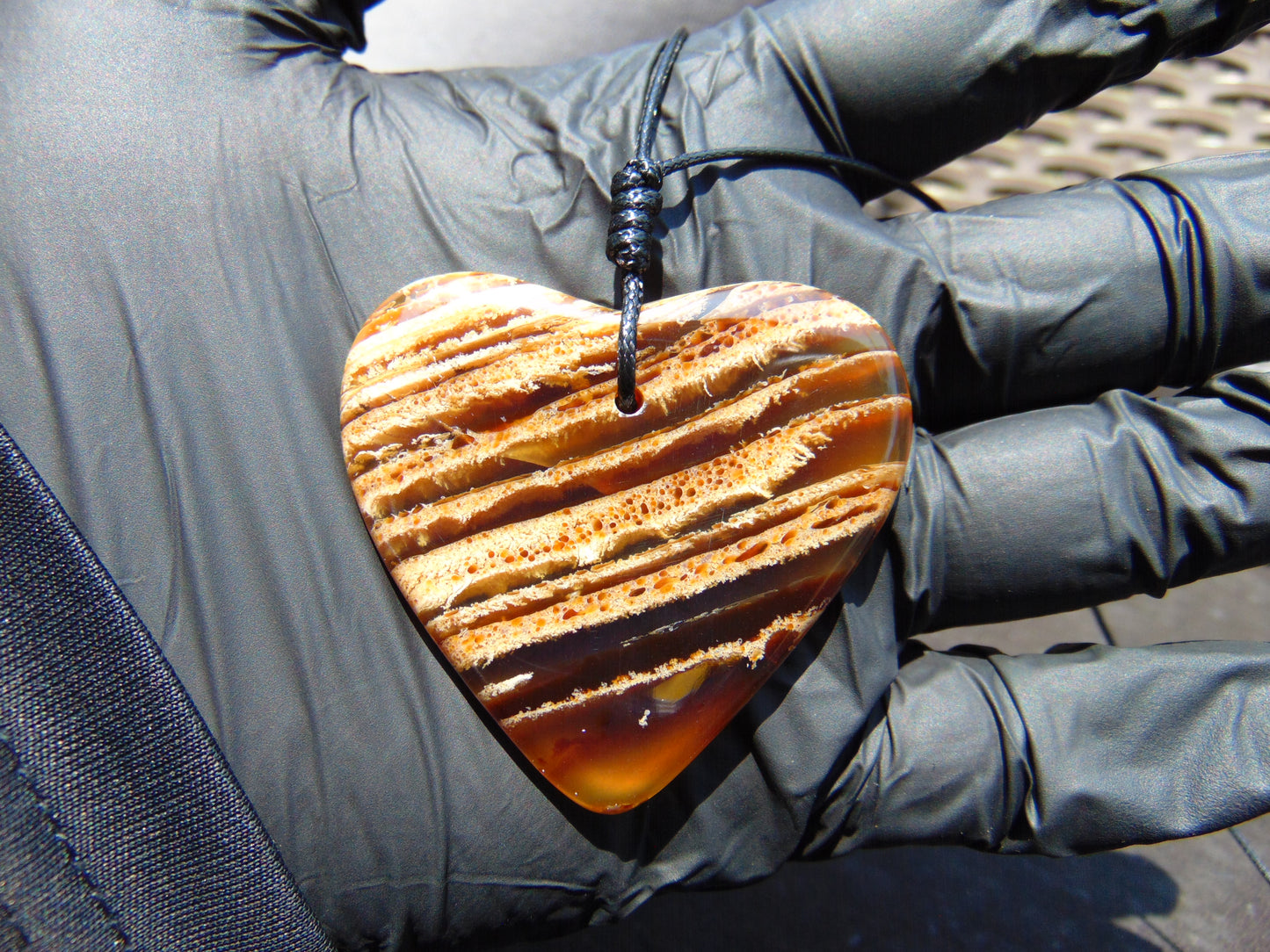 8 gr Heart Pendant Indonesian Amber for Healing 25A229