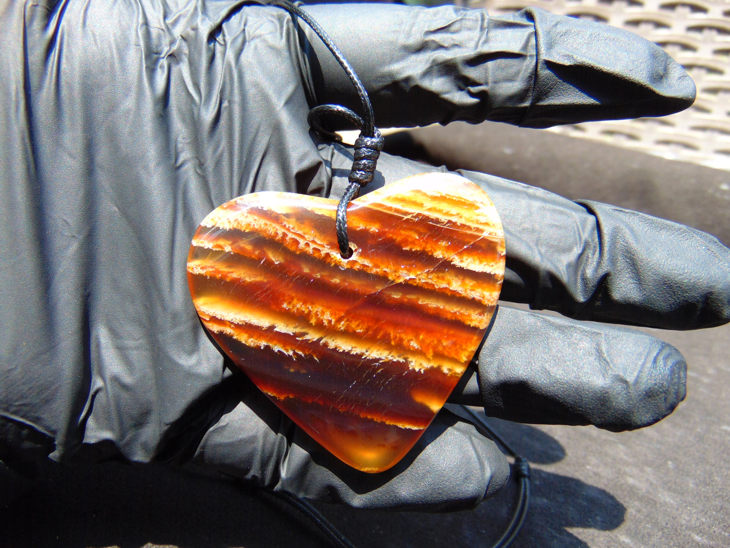 8 gr Heart Pendant Indonesian Amber for Healing 25A229