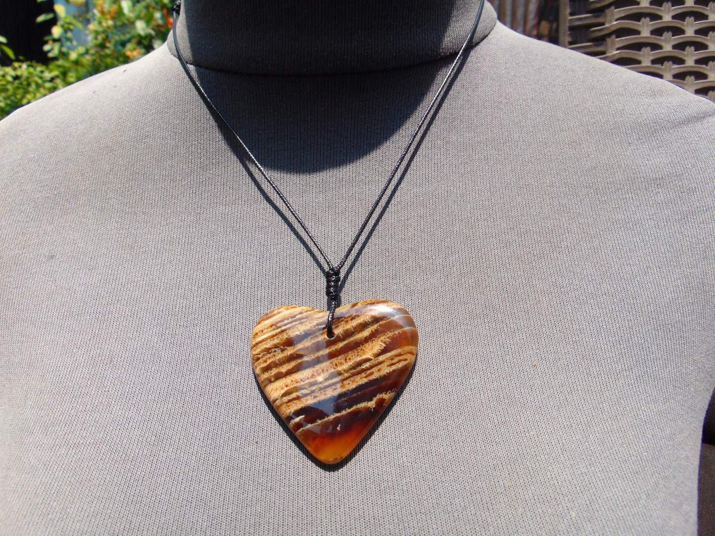 8 gr Heart Pendant Indonesian Amber for Healing 25A229