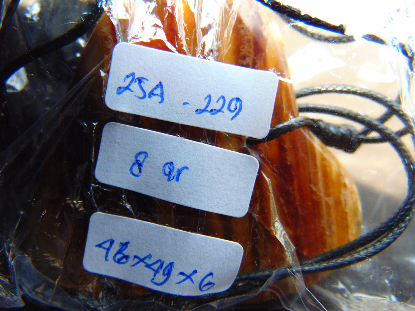 8 gr Heart Pendant Indonesian Amber for Healing 25A229