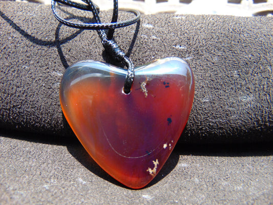 8 gr Heart Pendant Indonesian Amber for Healing 25A252