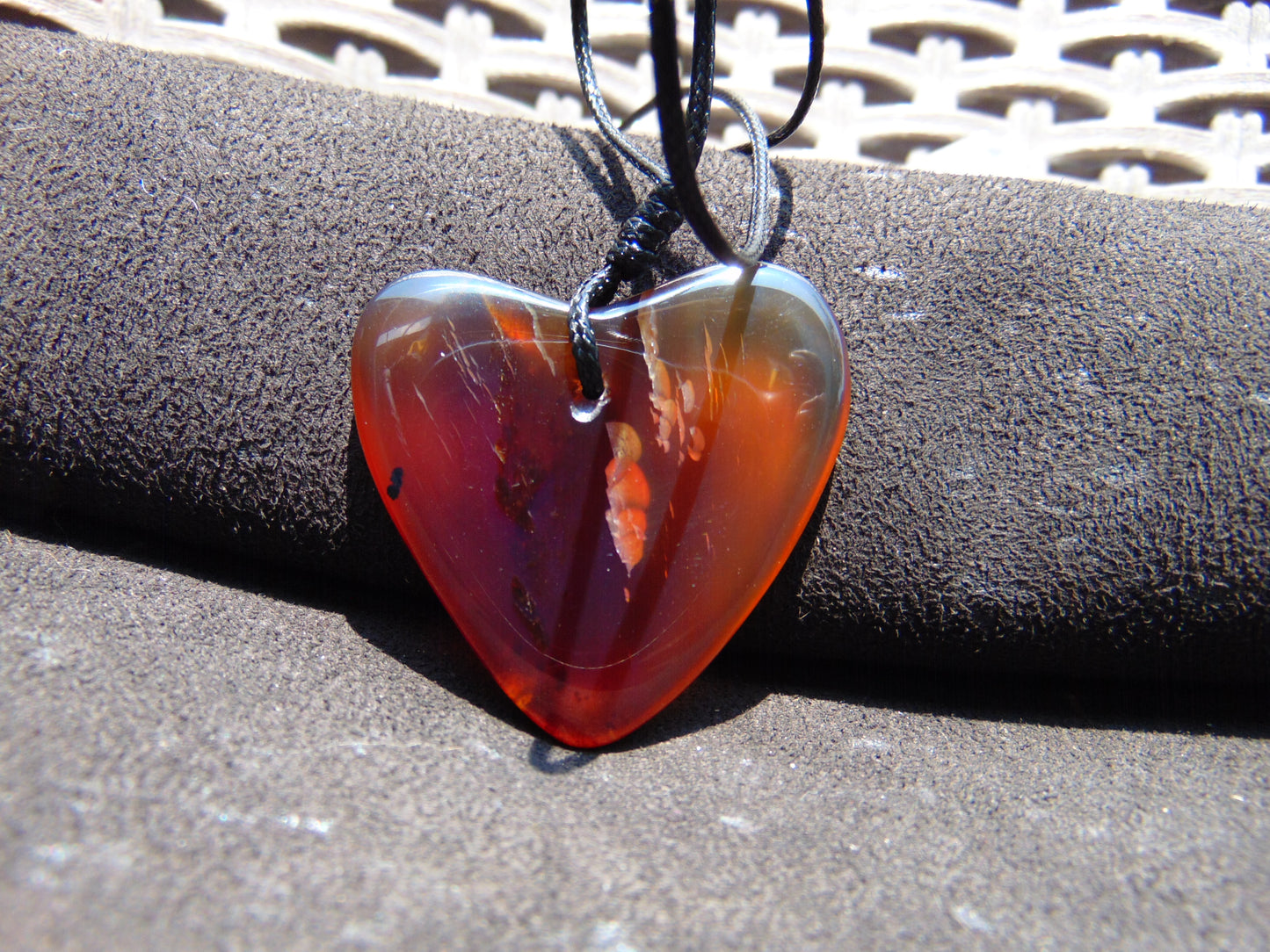 8 gr Heart Pendant Indonesian Amber for Healing 25A252