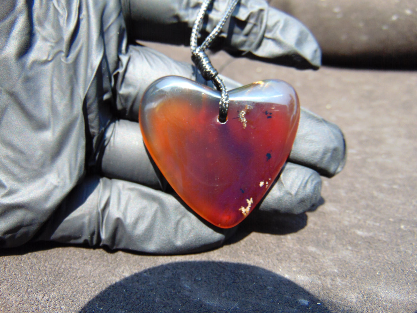 8 gr Heart Pendant Indonesian Amber for Healing 25A252
