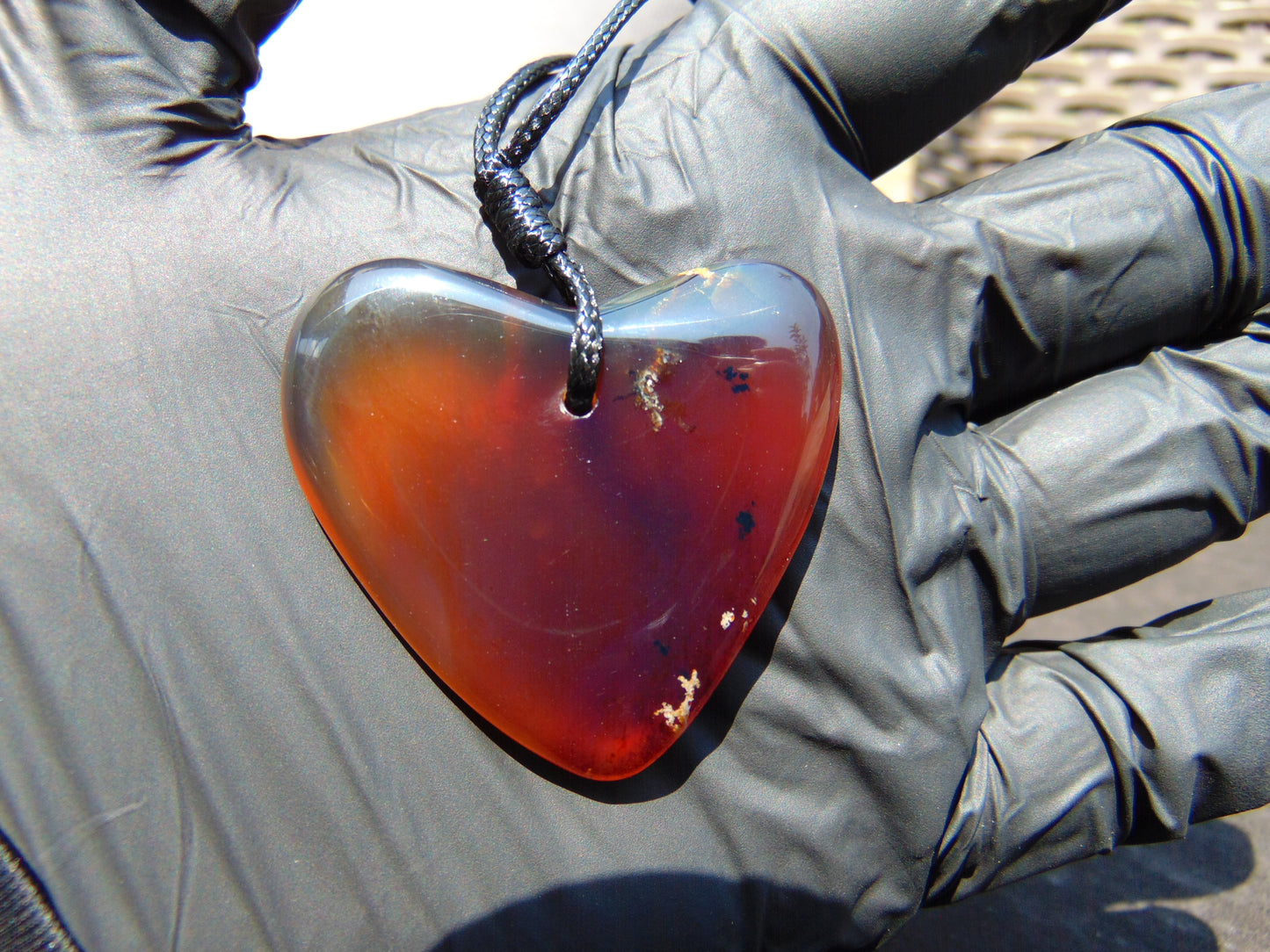 8 gr Heart Pendant Indonesian Amber for Healing 25A252