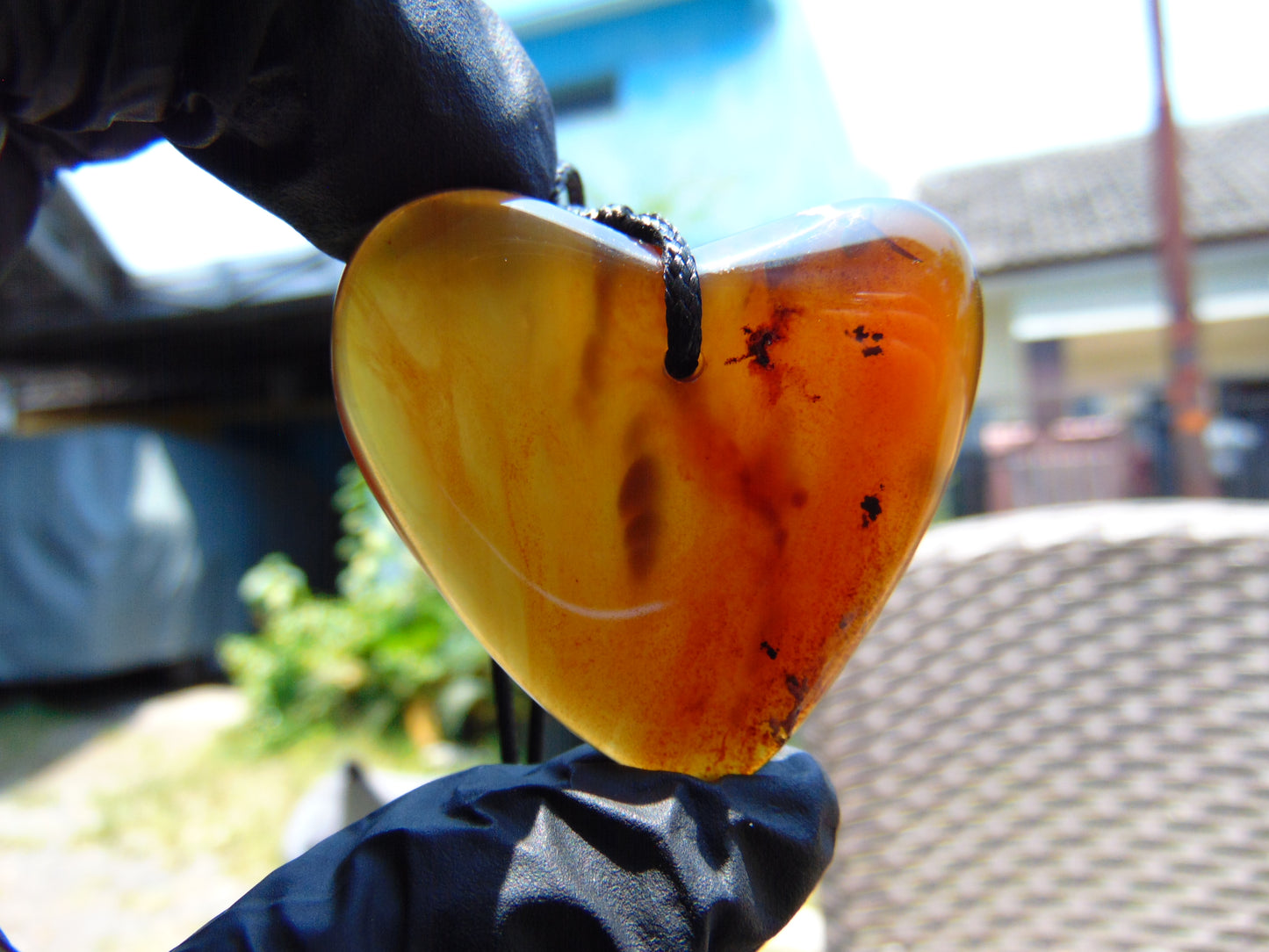 8 gr Heart Pendant Indonesian Amber for Healing 25A252