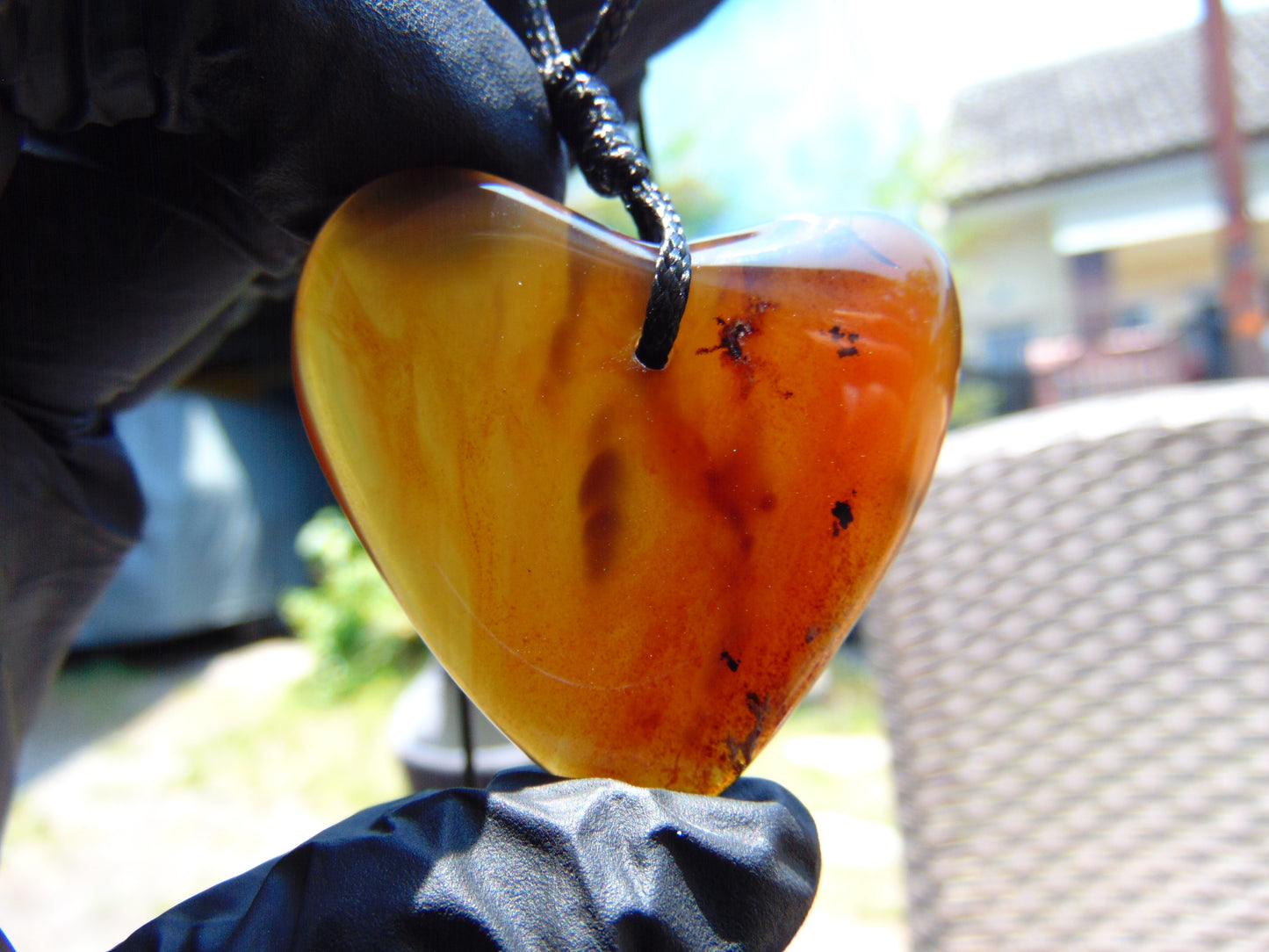 8 gr Heart Pendant Indonesian Amber for Healing 25A252