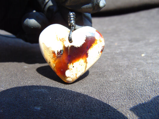 11 gram 35x37x15 mm  Pendant Indonesian Amber for Healing 25N69