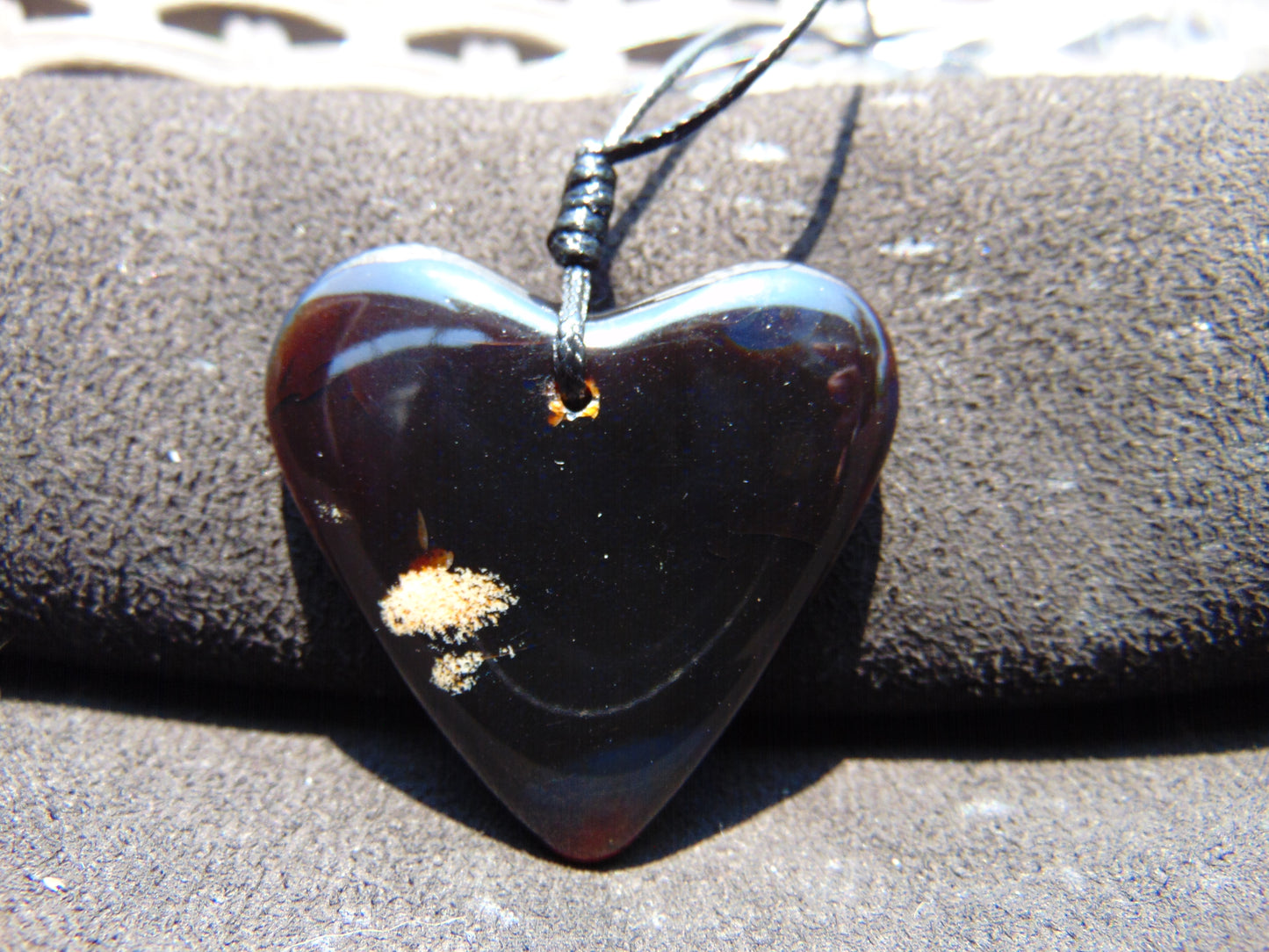 8 gr Heart Pendant Indonesian Black Blue Amber for Healing 25A231