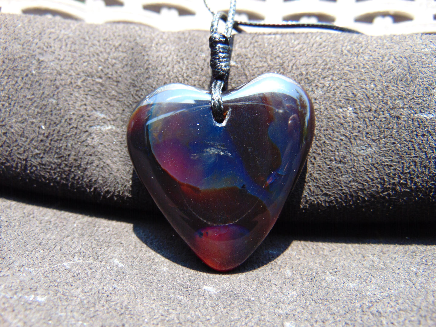 12 gr Heart Pendant Indonesian Black Blue Amber for Healing 25A246