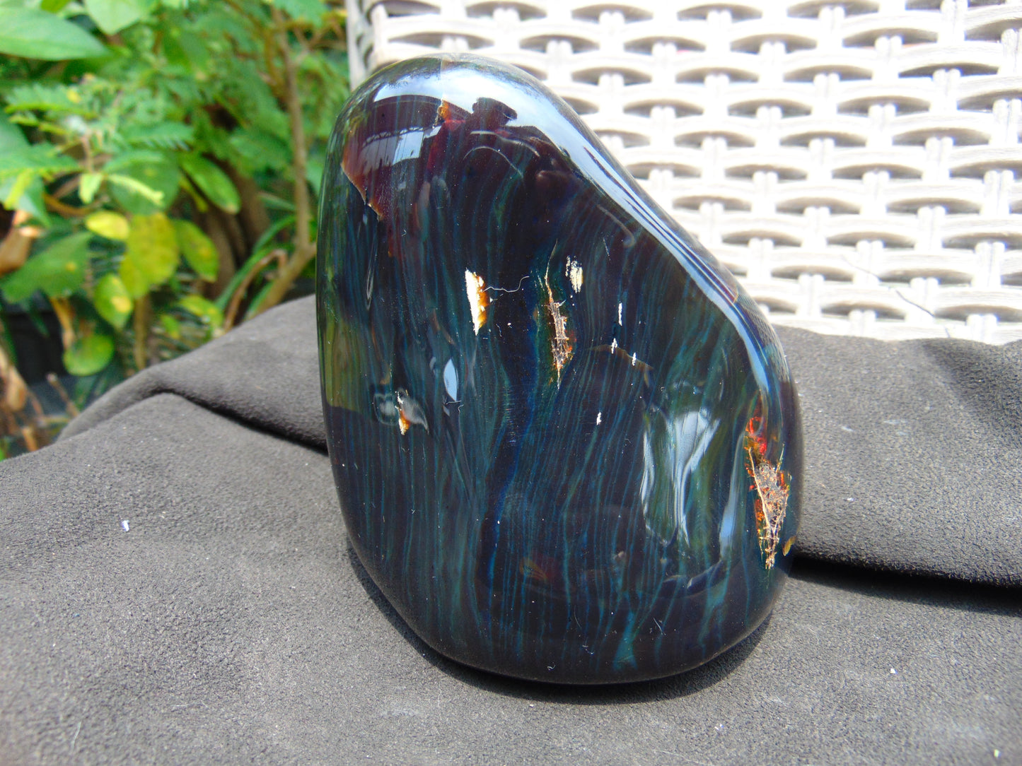 373 gram Full polished Indonesian Dark Green Amber for Healing ML83